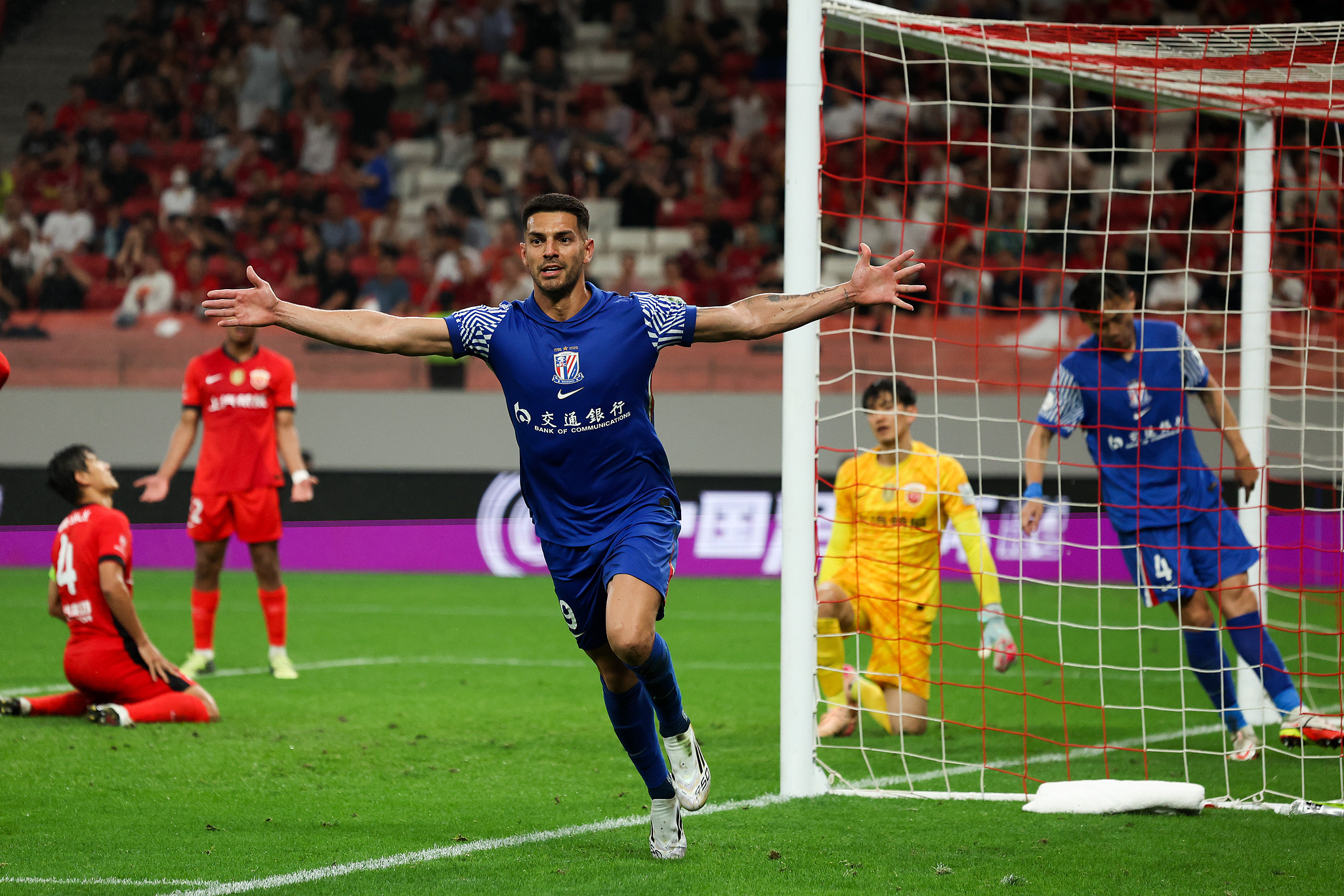 加时末段成都蓉城绝杀压哨AC米兰国际比赛日门线救险，这操作让人直呼：上海久事豪取连胜备战欧联的简单介绍博万官方app下载